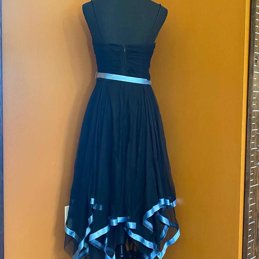 Dress - no returns - Picture 3 of 5